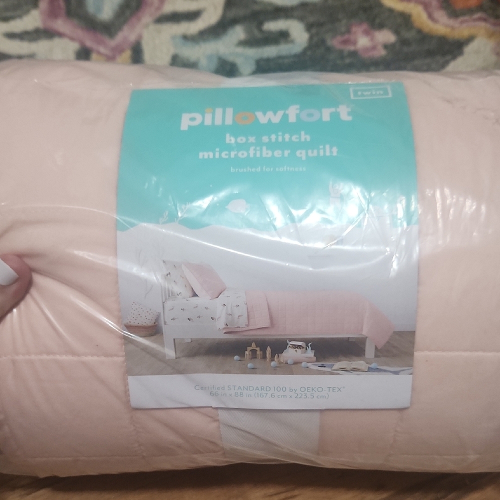 Pillowfort Box Stitch Light Pink/peach Microfiber Quilt, Size Twin‎